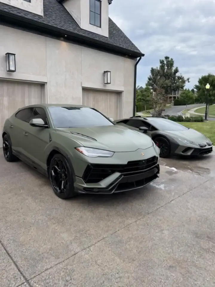 Matte Urus and Huracán Sterrato